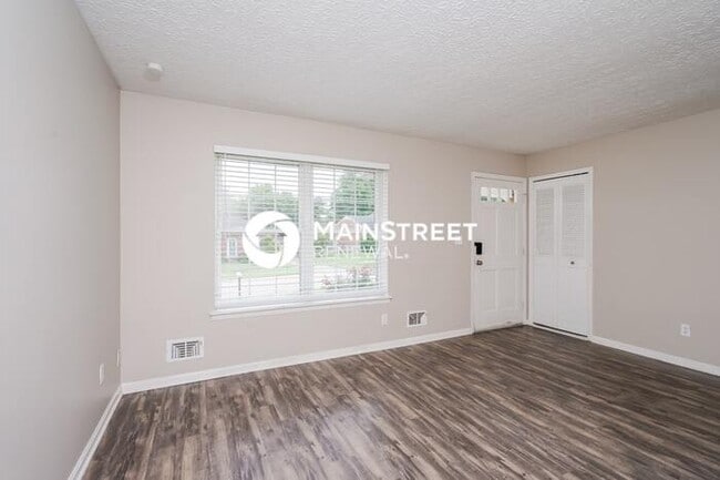 Foto del edificio - 3 Bedroom Pet-Friendly Home in Louisville,...