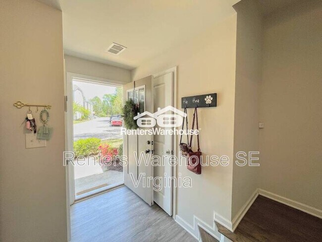 Foto del edificio - 4303 Whitfield Ln