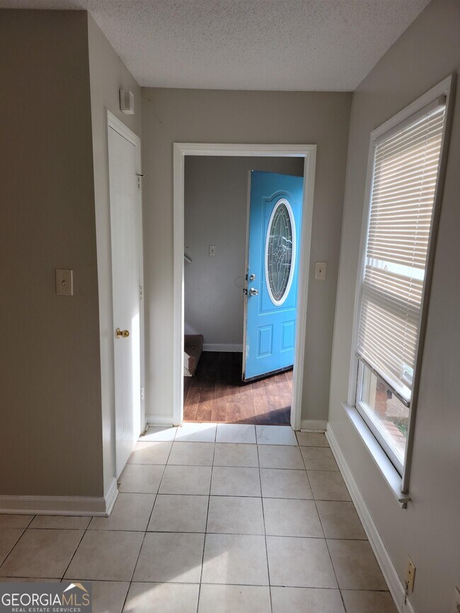 Foto del edificio - 8025 Creekstone Way