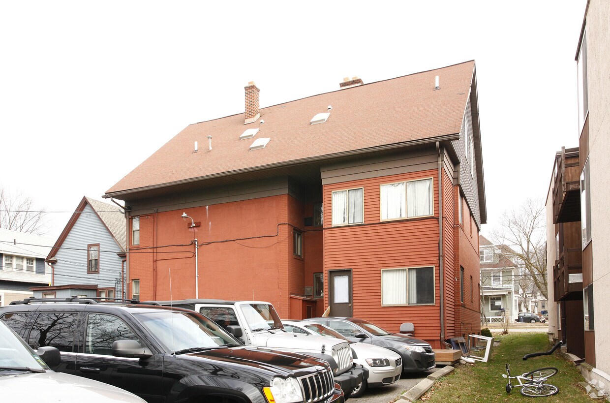 Foto del edificio - 824 Packard St