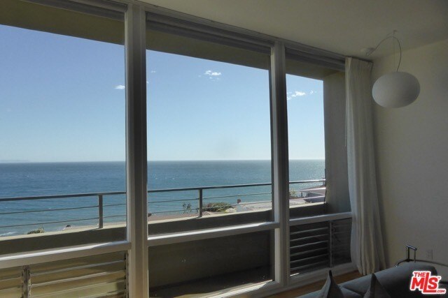 Foto principal - 18063 Coastline Dr