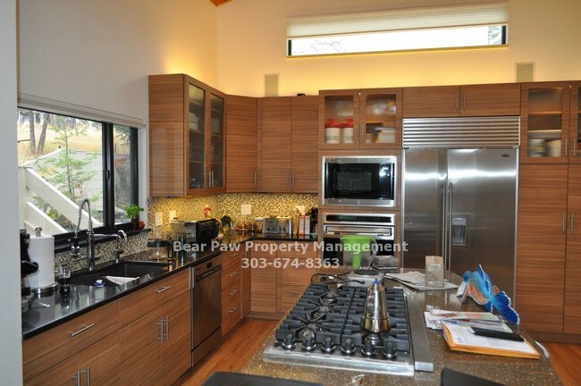 Foto del edificio - Contemporary Home In Genesee