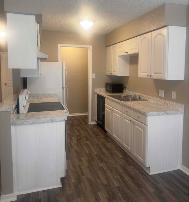 Foto del edificio - 4913 Jamesway Rd