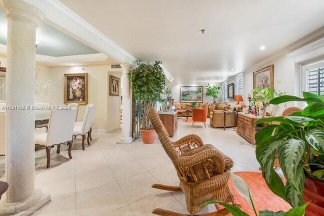 Building Photo - 1400 Salzedo Street 305, Coral Gables, FL ...