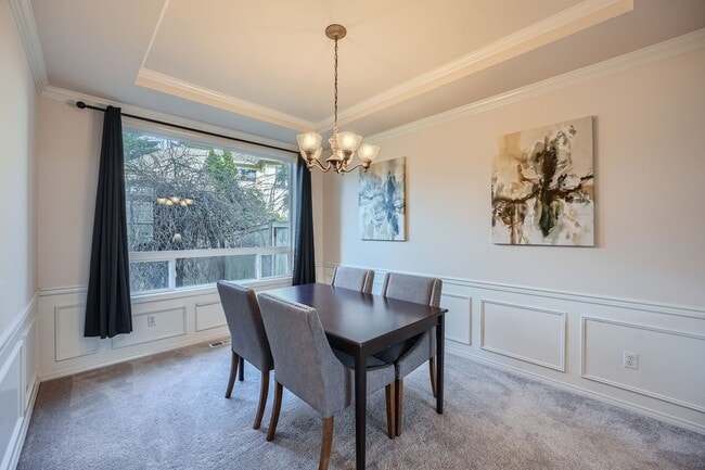 Building Photo - Step into comfort and convenience, rare re...