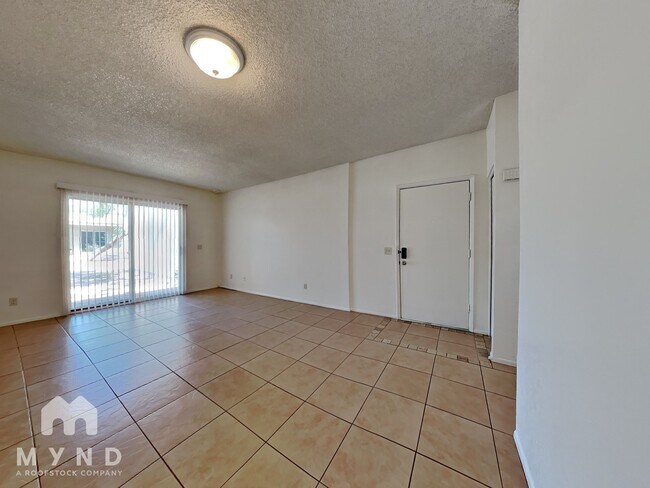 Foto del edificio - 2828 E Tierra Buena Ln