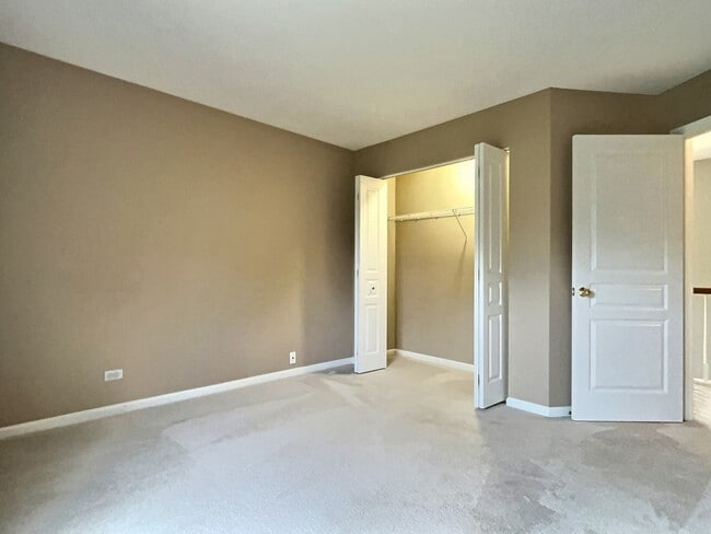 Building Photo - 3142 Bromley Ln