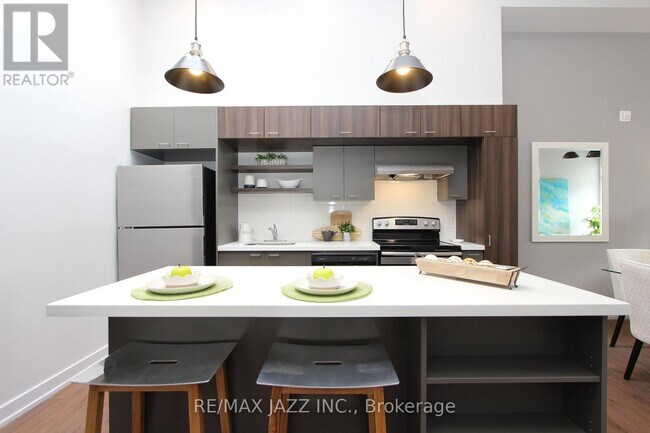 Photo du bâtiment - 202 - 14 1/2 KING STREET E