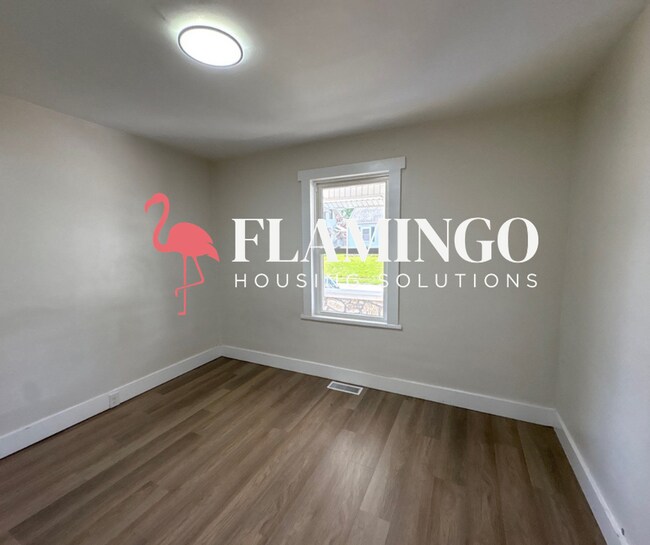 Foto del edificio - Remodeled 2 bedroom with off street parking and garage