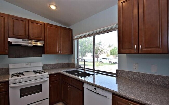 Foto del edificio - 5540 Great Divide St