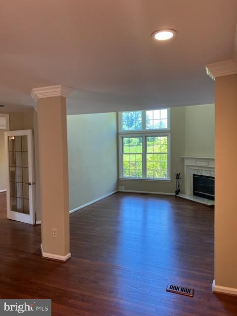 Building Photo - 10958 Bloomingdale Dr