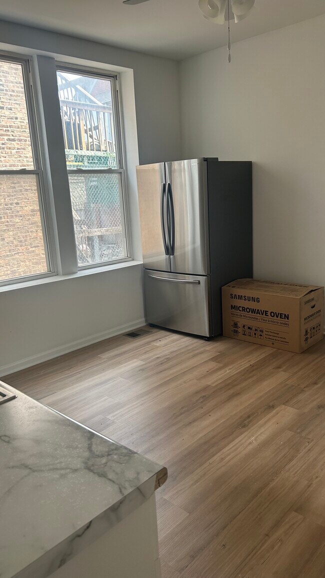 Foto del edificio - 3219 W 23rd St