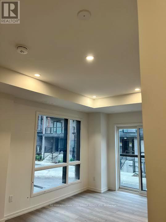 Building Photo - 17-17 Lytham Grn Cir