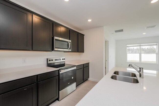 Foto del edificio - 3688 Benham Rise Rd