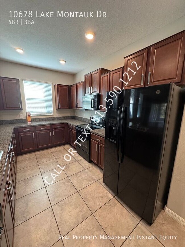 Foto del edificio - 10678 Lake Montauk Dr