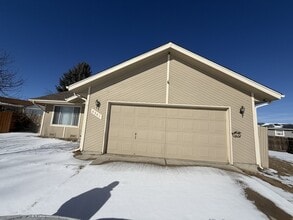 Building Photo - 4541 Dinosaur Ct