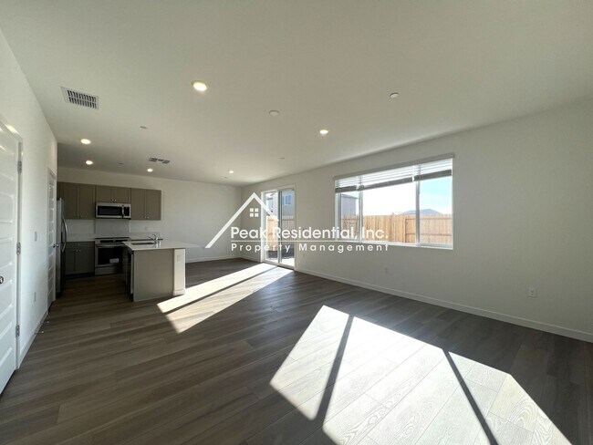 Building Photo - Brand New 4bd/2.5a Elk Grove Home-Must See!