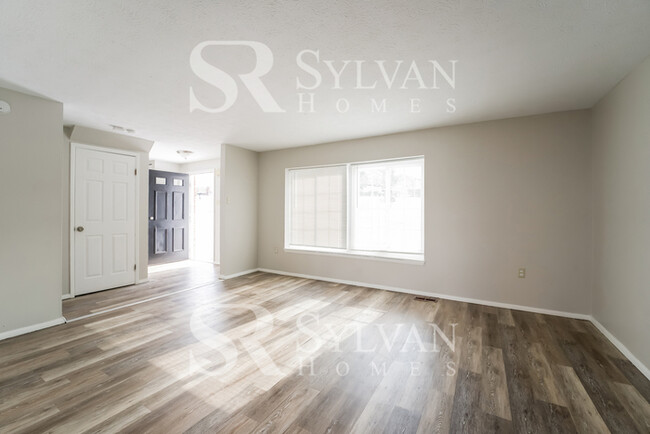 Building Photo - Lovely 3BR 1.5BA Home