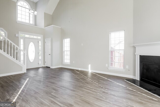 Building Photo - 9546 Rollinghills Dr
