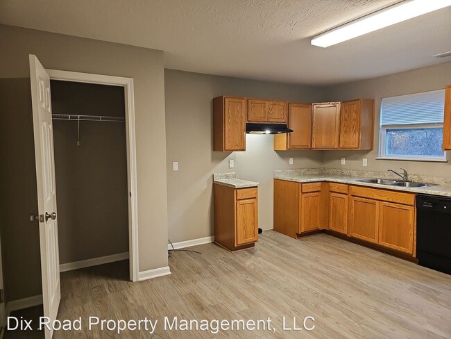 Building Photo - 4 br, 2.5 bath House - 502 Herbert Avenue,