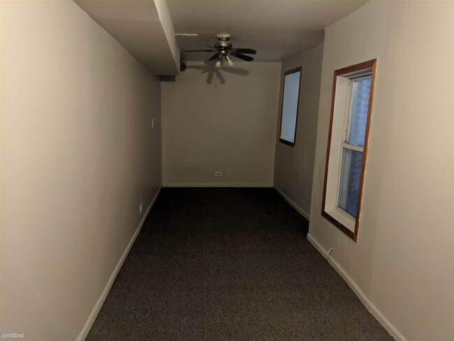 Foto del edificio - 1 br, 1 bath Apartment - 4911 S Wabash Ave