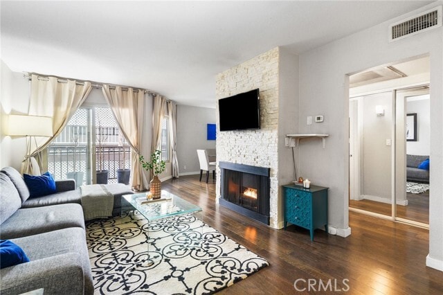 Building Photo - 141 S Clark Dr