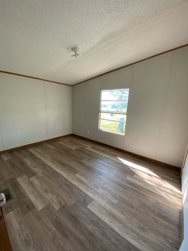 Building Photo - 103 Valley View Ct