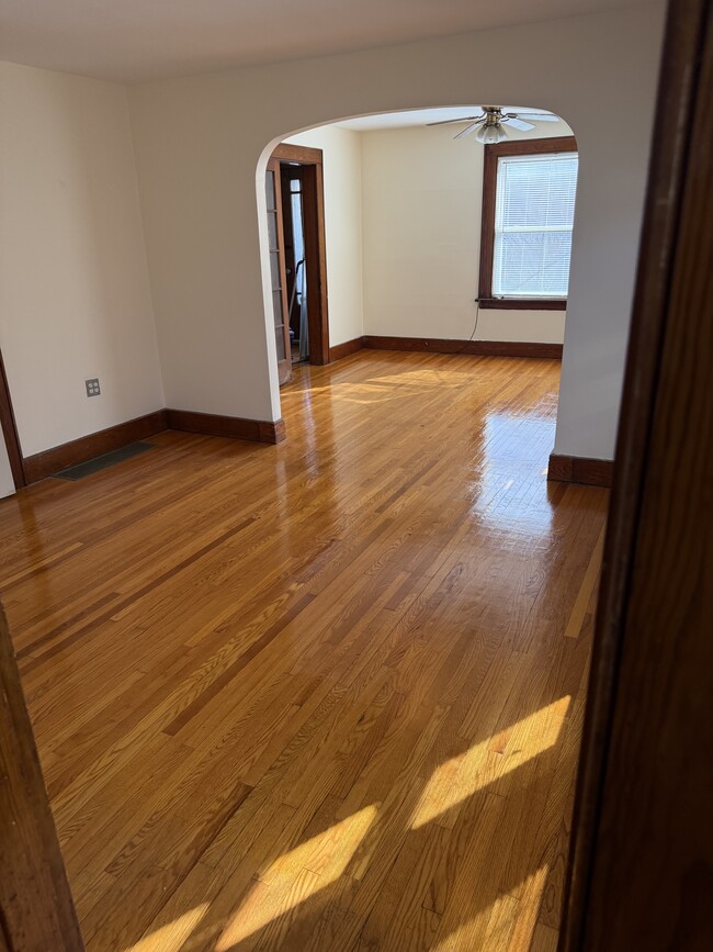 Building Photo - 7 Gardners Ln