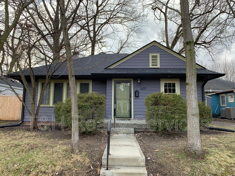 Primary Photo - 609 E 54th St