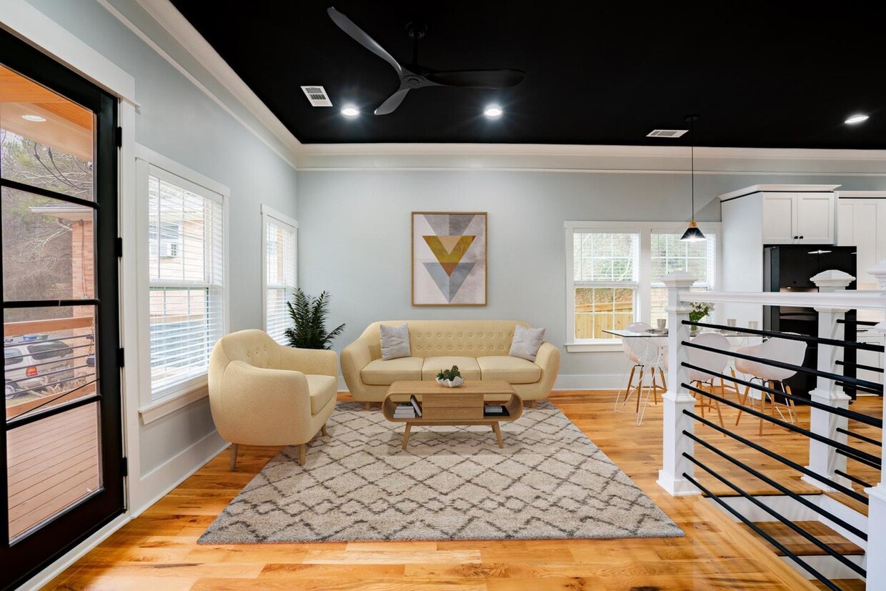 Photo - Room in 5 Bedroom Home at 243 Oakcliff Court Nw