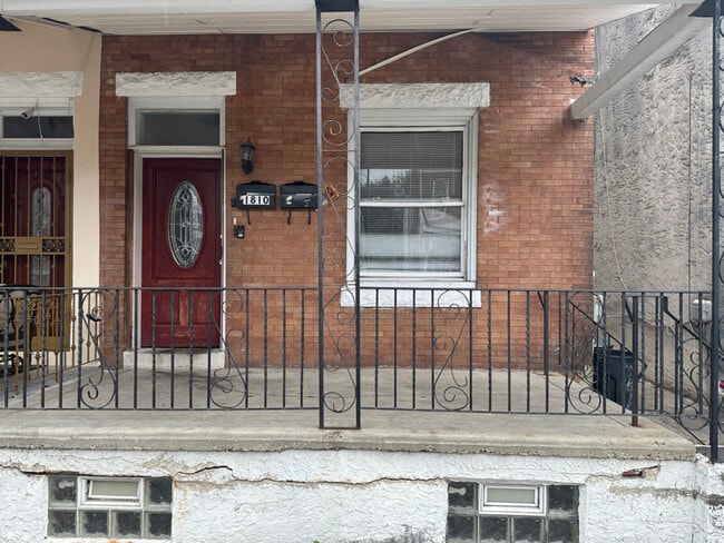 Building Photo - 1810 Harrison St