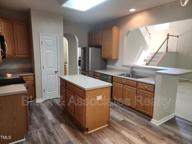 Building Photo - 6 Horizon Cir