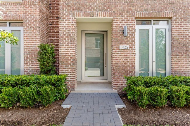 Foto del edificio - 1432 Lake Pointe Pkwy