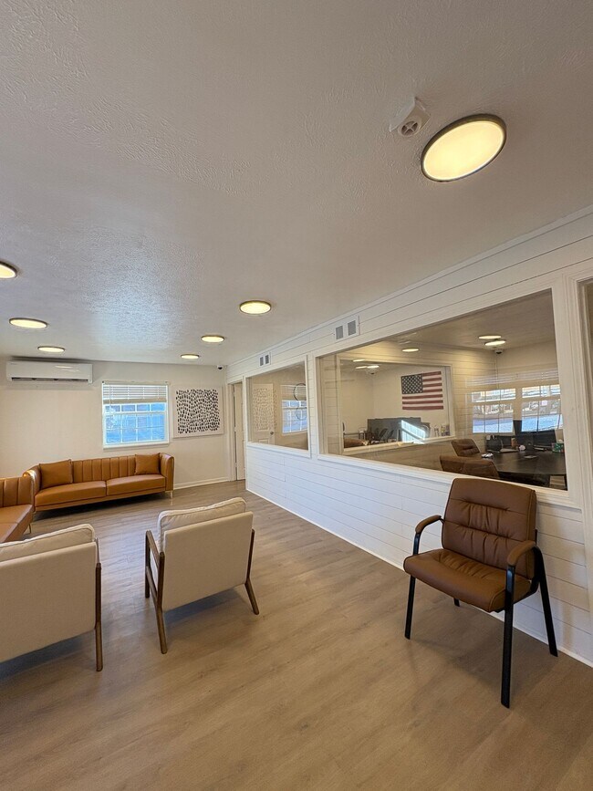 Building Photo - Bellagio Living III