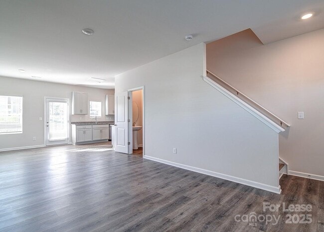 Building Photo - 154 Almaden St