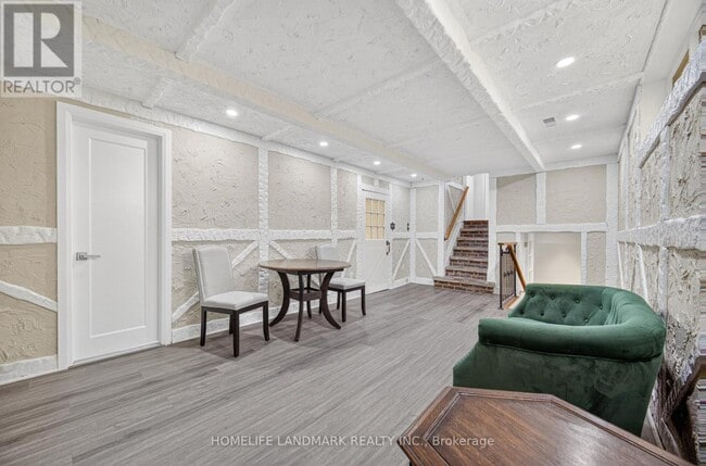 Building Photo - 6 Willowgate Dr