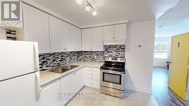 Building Photo - 1448-1448 Outlet Dr