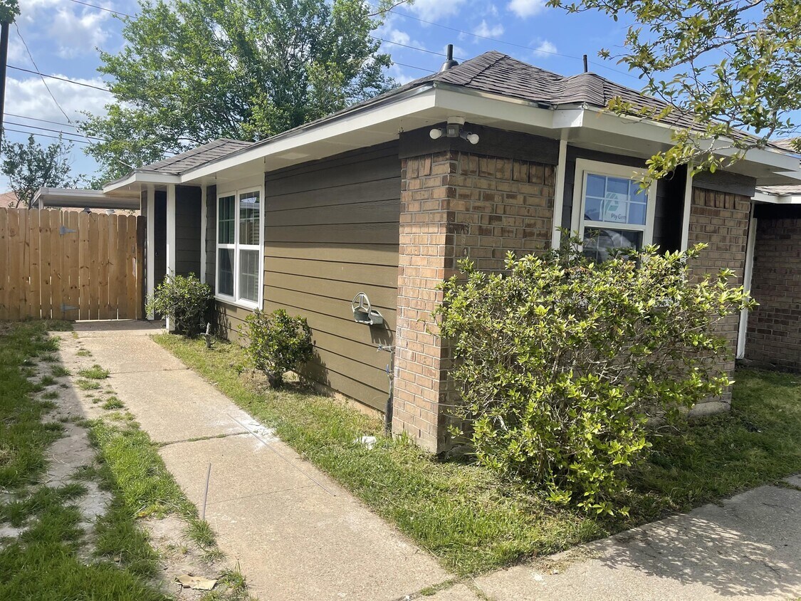 2549 Virginian Colony Ave, LaPlace, LA 70068 House for Rent in