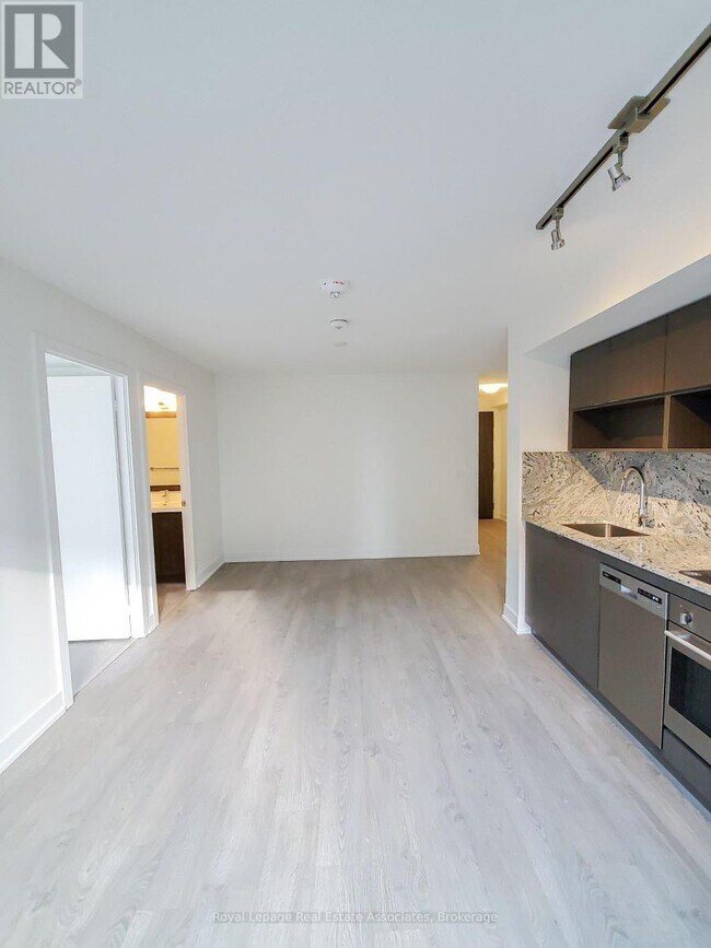 Photo du bâtiment - 9 Mabelle Ave