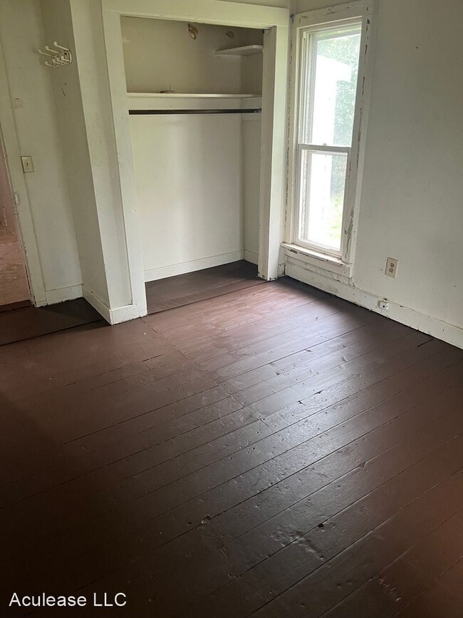 Building Photo - 3 br, 1 bath House - 111 W. Galle