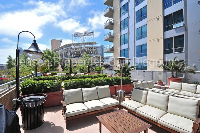 Building Photo - 1095 K St