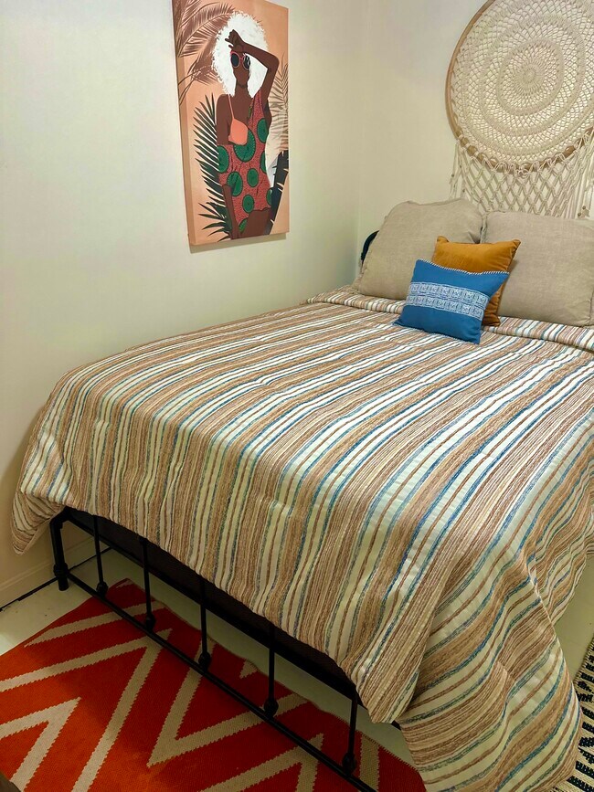 Foto del edificio - 4903 Ashford Dr