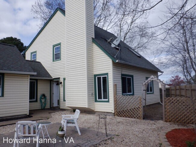 Building Photo - 3 br, 2 bath House - 1500 Newport Circle