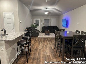 Foto del edificio - 6235 Willow Point Blvd