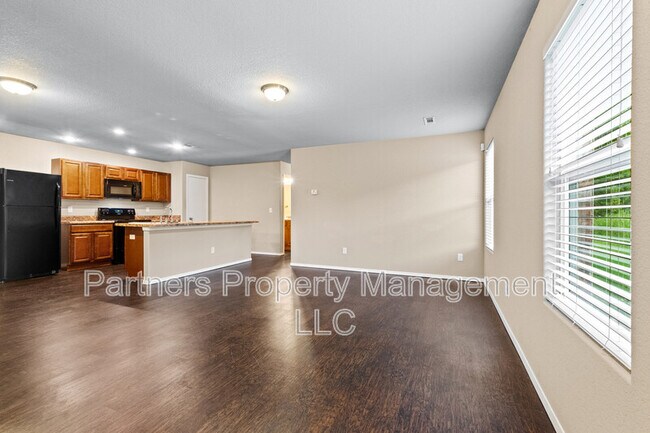 Foto del edificio - 218-220 W Marietta Way