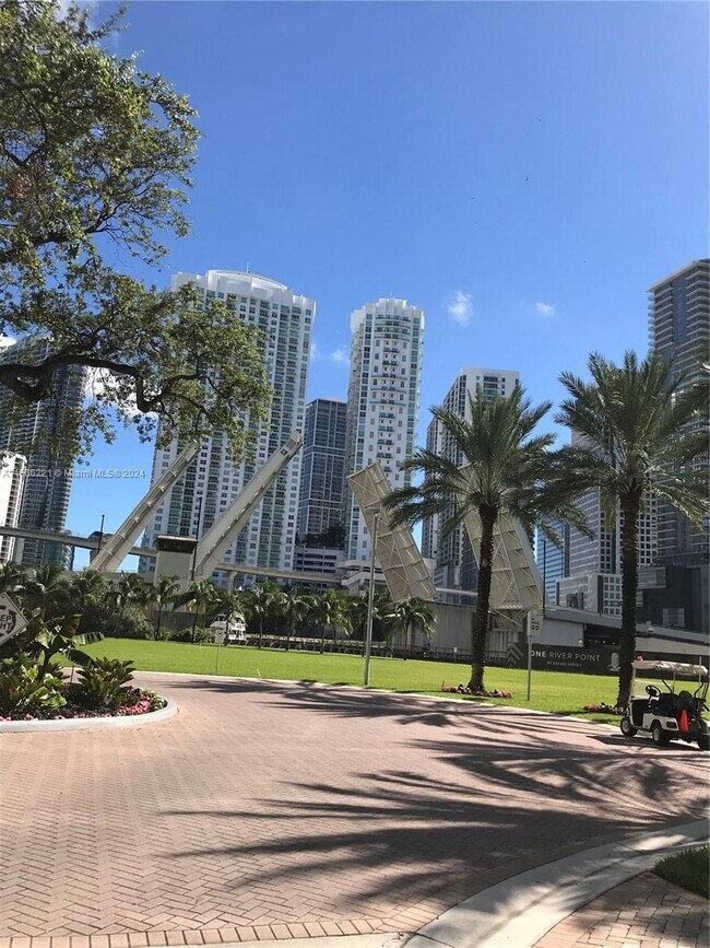 Foto del edificio - 92 SW 3rd St