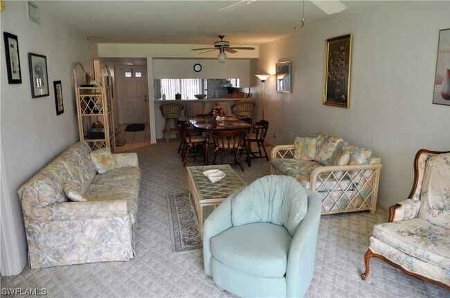 Foto del edificio - 4110 Looking Glass Ln