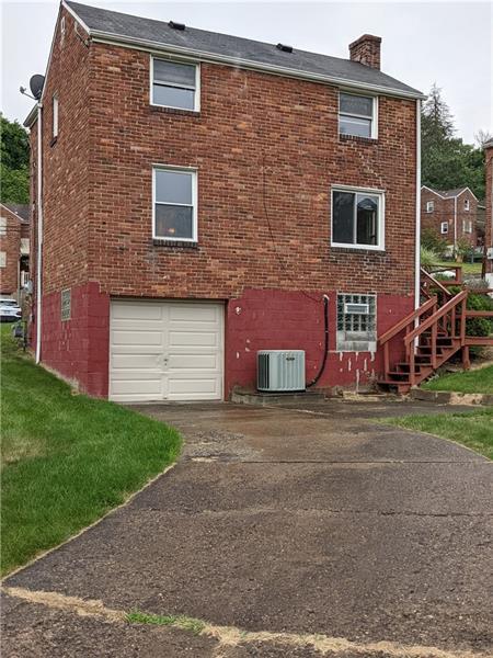 Building Photo - 851 Middle Rd