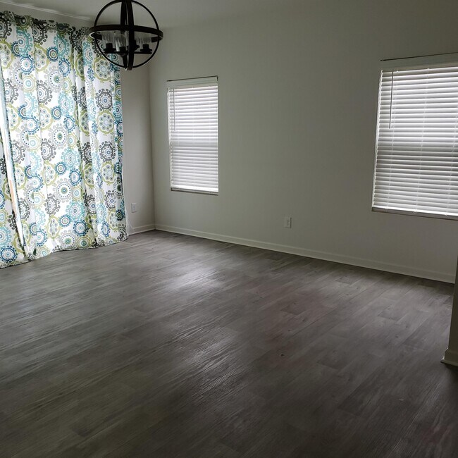 Building Photo - 5808 Springer Dr