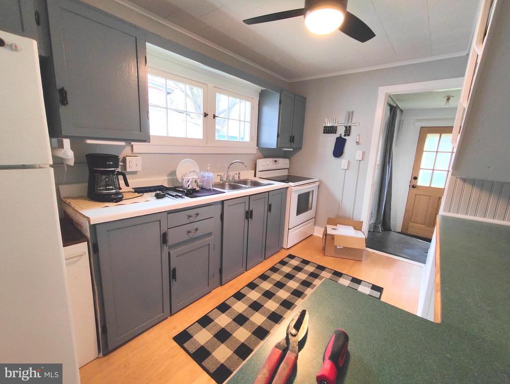 Foto principal - 4884 Charles Town Rd